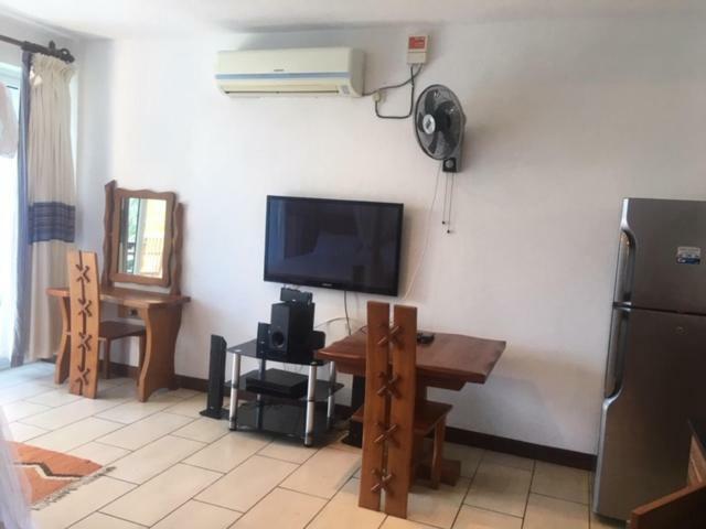 Bamburi Beach Studio Apartment B41 Экстерьер фото