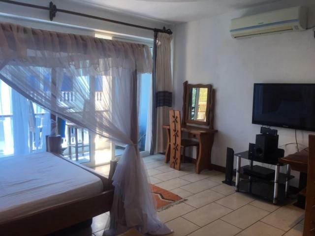 Bamburi Beach Studio Apartment B41 Экстерьер фото